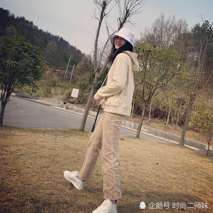 这件2千块的小飞象T恤男女通吃!大半个娱乐圈