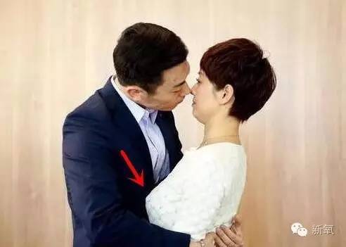 乳神柳岩的胸居然垂成这样,林志玲刘嘉玲纷纷