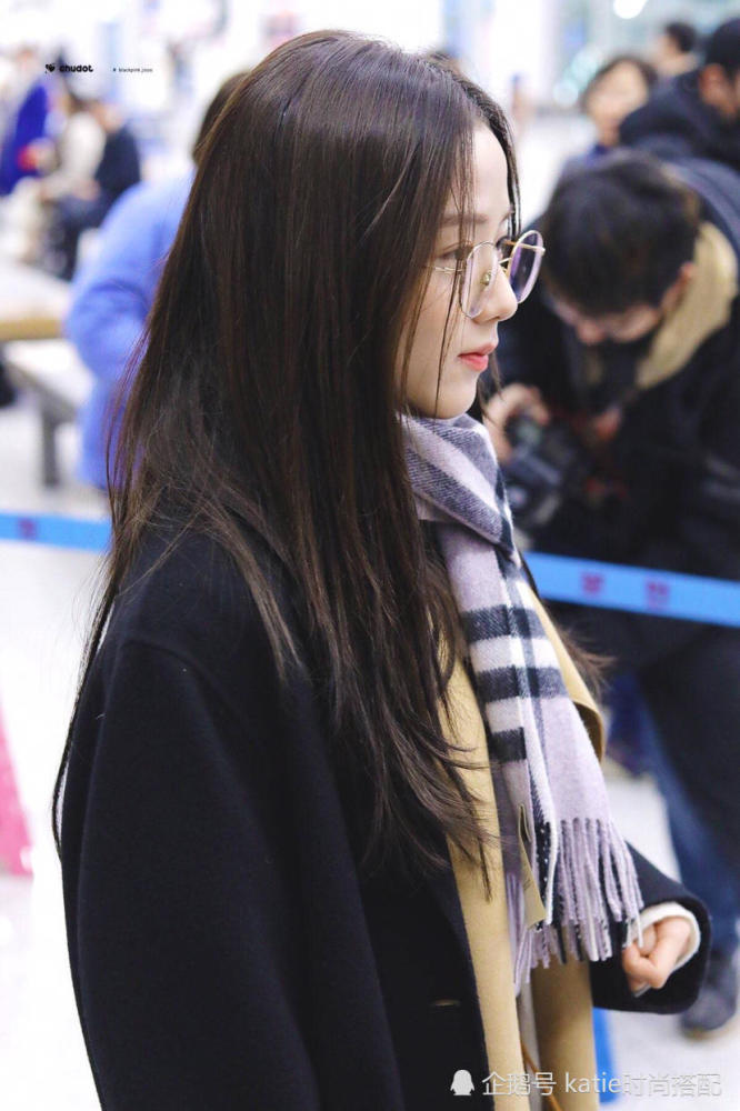 blackpink回归!四人四色之人间樱花jisoo
