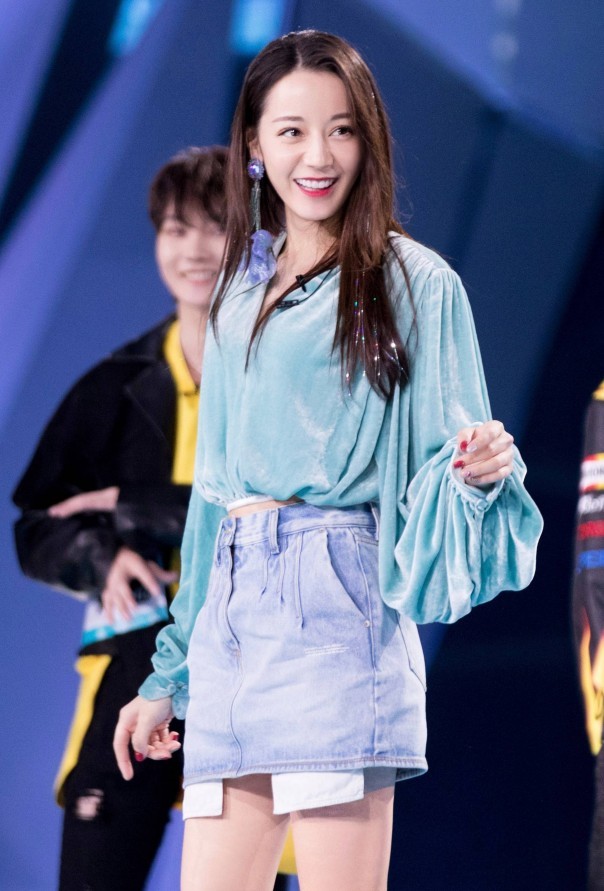 创造营里的迪丽热巴,可盐可甜的酷甜女该,神仙颜值妥妥的了