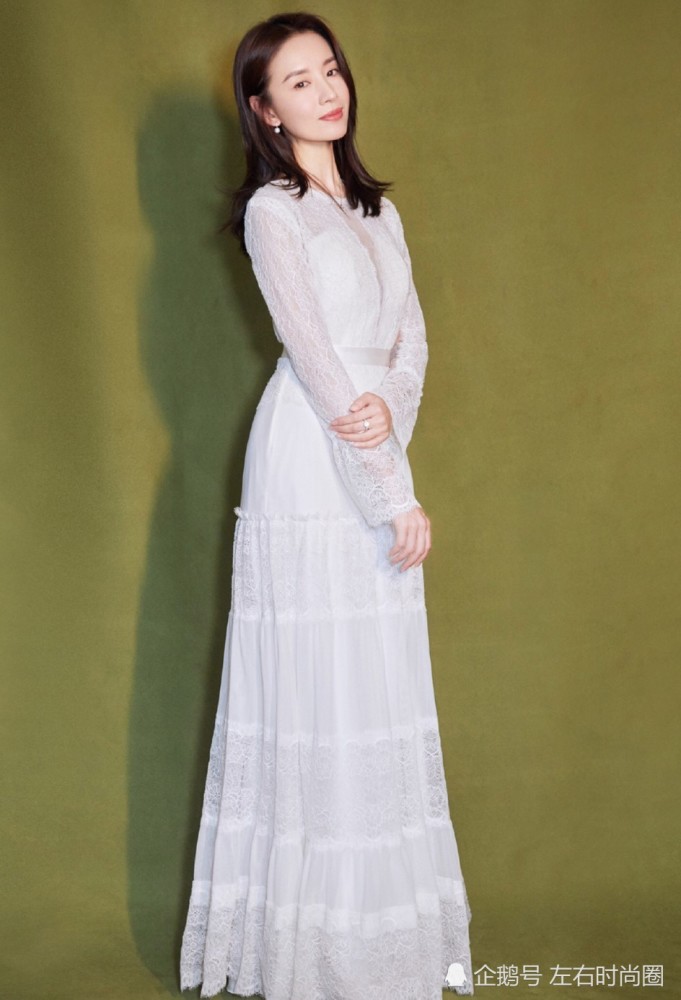 38岁董洁终于高调一回,一袭白裙美若仙女,还是那个"冷