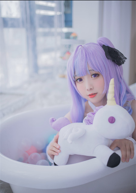 碧蓝航线:独角兽的超还原cosplay,网友:和洋娃娃似的!