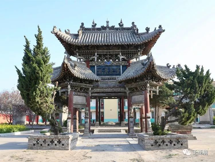 行走中原—舞阳北舞渡山陕会馆彩牌楼