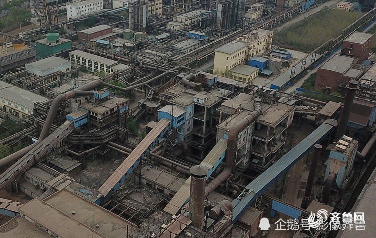 拆除中的济钢主厂区一片破败 将进行工业遗迹保护开发