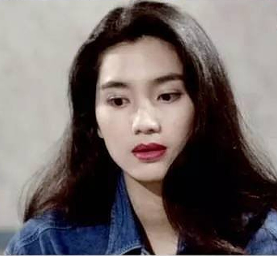 洪欣早年照曝光,明眸皓齿惊艳众人,网友:张丹峰身在福