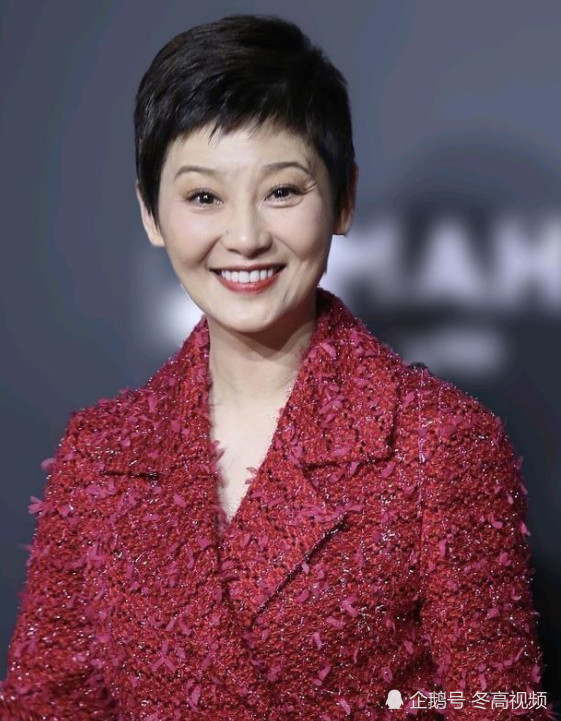 有种"整容"叫徐帆素颜照,不打针不p图,皱纹挡不住老得