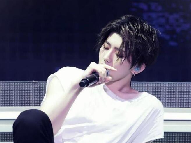 蔡徐坤帅不帅成为数学考题,还需要用函数方程