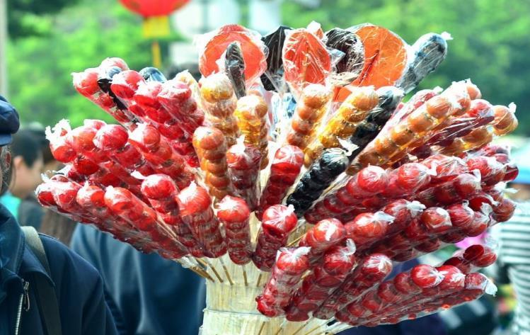 吃了多年冰糖葫芦,才知道它外面那层纸的作用,原来不
