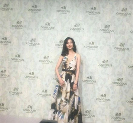 佟丽娅生图似少女网友 高糊都挡不住的美 天天快报
