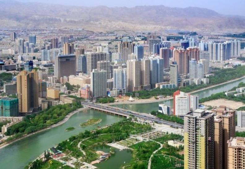 新疆小城库尔勒:超出你想象的一座城市,很有"大城市"的感觉