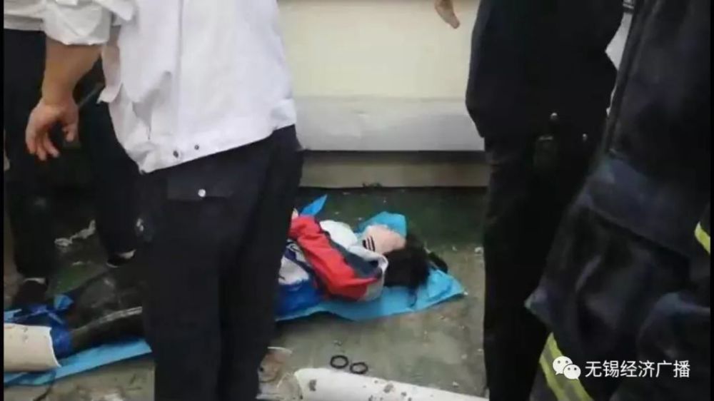 痛心!无锡一花季少女从七楼坠下