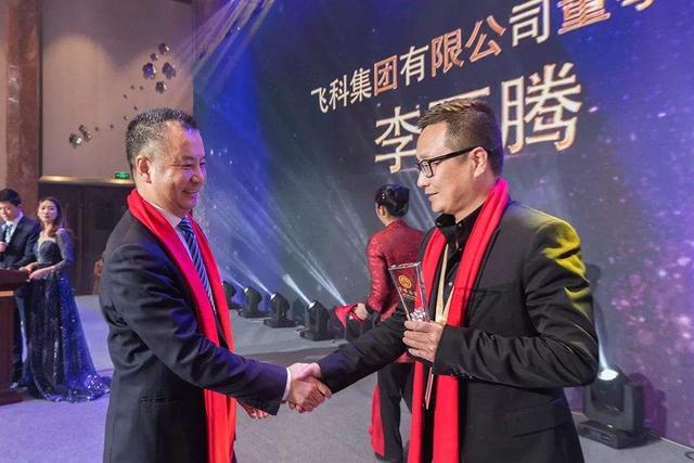 老总当修理工_修理工卡通图片
