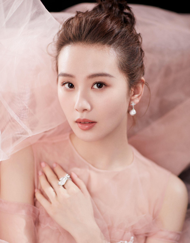公认最好看的七位女星,杨幂垫底,杨紫无缘上榜,第一倾国倾城