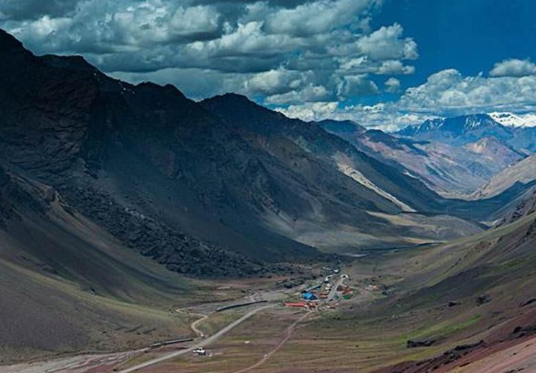 世界上最长的山脉,全长8900余公里,是喜玛拉雅山脉三倍多
