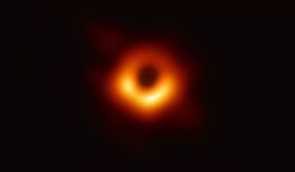 人类史上第一张黑洞照片:来自5500万光年外的