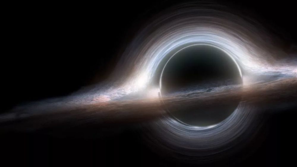 很多人认为,电影《星际穿越》中的黑洞"卡冈图雅"可能是最接近真实的