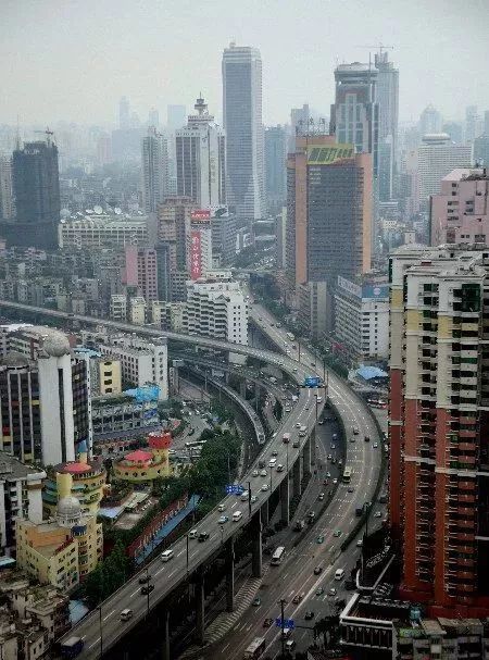 2001年,广州,广东省奥林匹克体育中心建成.