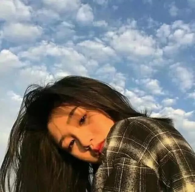 ins·高冷·仙女头像:想着自己的故事,流着心酸的眼泪