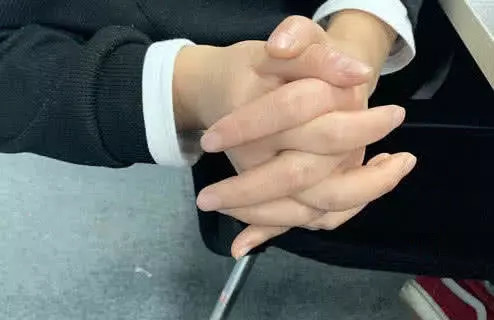 要跳动十万次,十指交叉可以测情商和智商