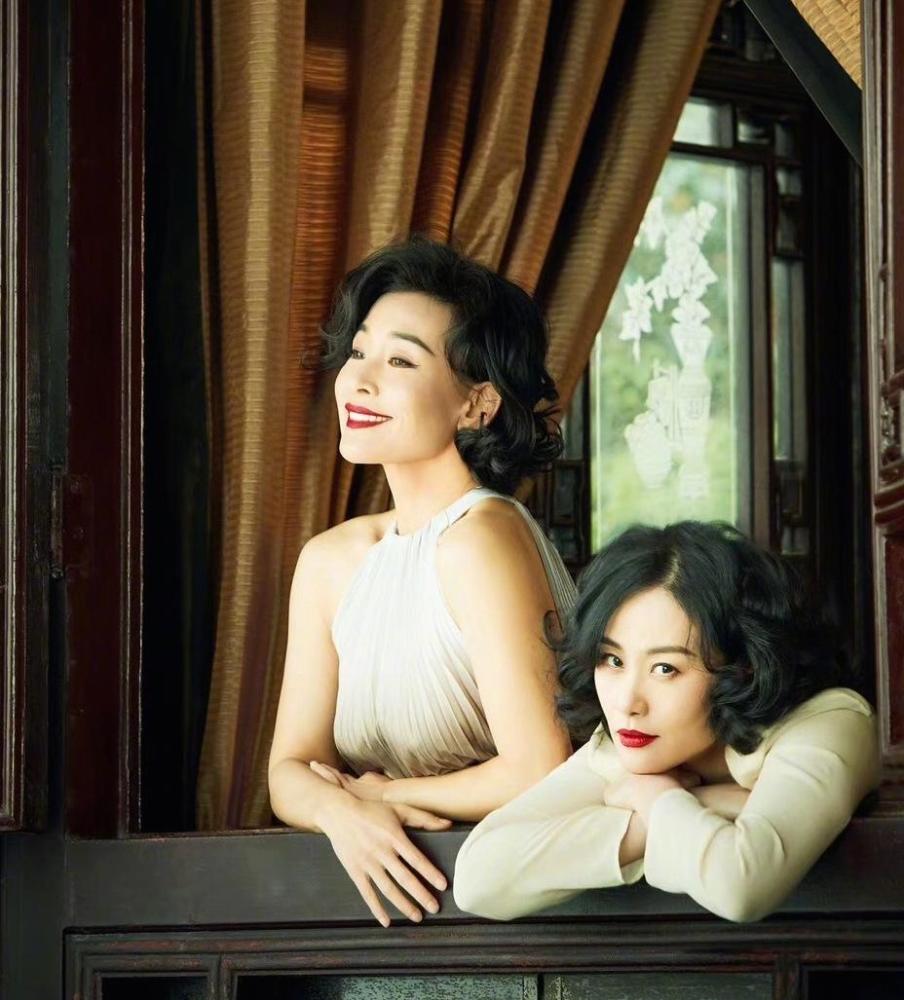”末代皇妃“33年后聚首，58岁陈冲、53岁邬君梅美如画