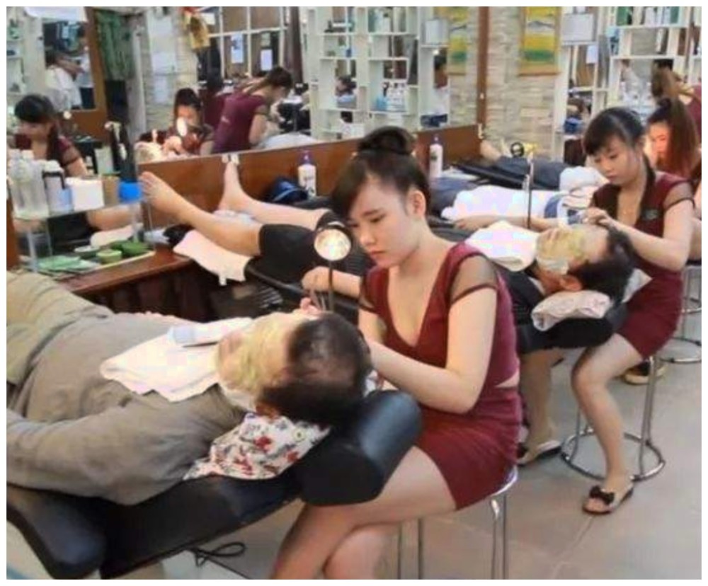 越南理发的超值服务:80块钱洗脚按摩两小时,技师颜值还特别高