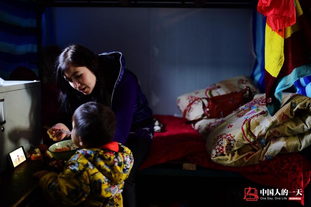 太原工地上的90后洋媳妇