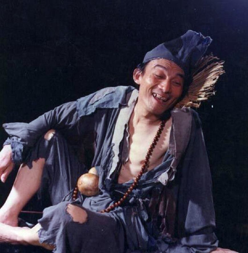 游本昌主演的济公一共有三部:1985年-1988年播出8集《济公》.