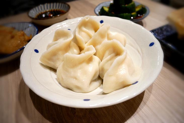 饺子乐手工水饺大颗好吃!深夜食堂会出现的万恶脆皮煎饺必须吃!