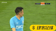 gif-秦升替换下场,不忘与戴琳隔空喊话