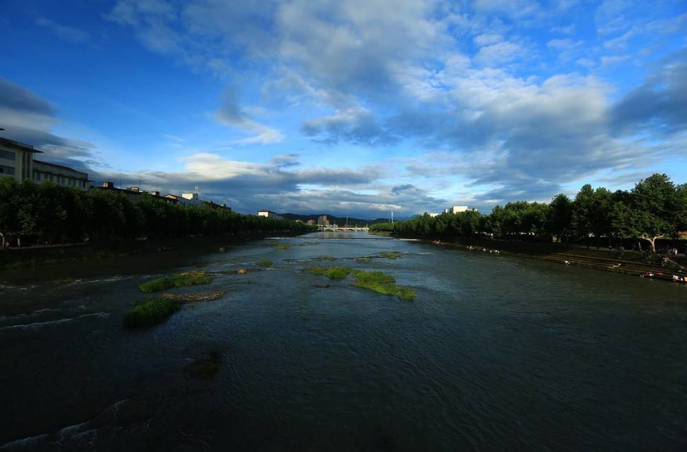 金华义乌GDP与温州比_金华五院义乌门诊部(3)