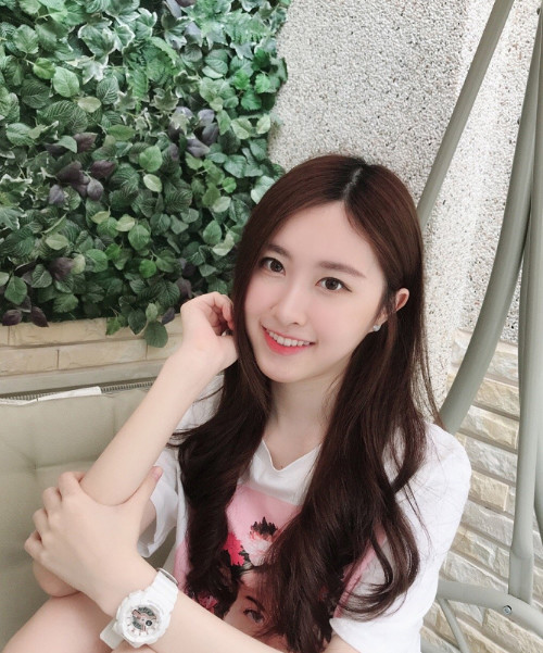 台湾"最美双胞胎"长大了,姐妹颜值超高,长相相似很难分辨