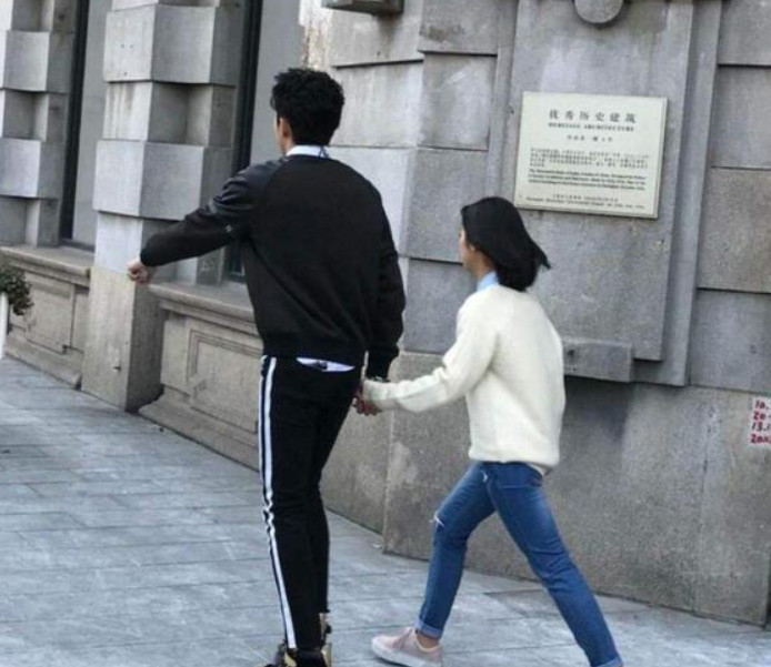 1米6的沈月1米73的华晨宇,谁的身高说了谎?看到图四明白啦
