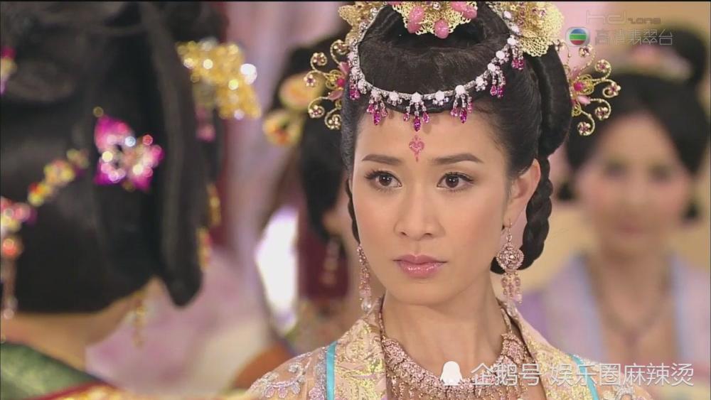 佘诗曼曝《鬓边不是海棠红》剧照,比《延禧攻略》娴妃