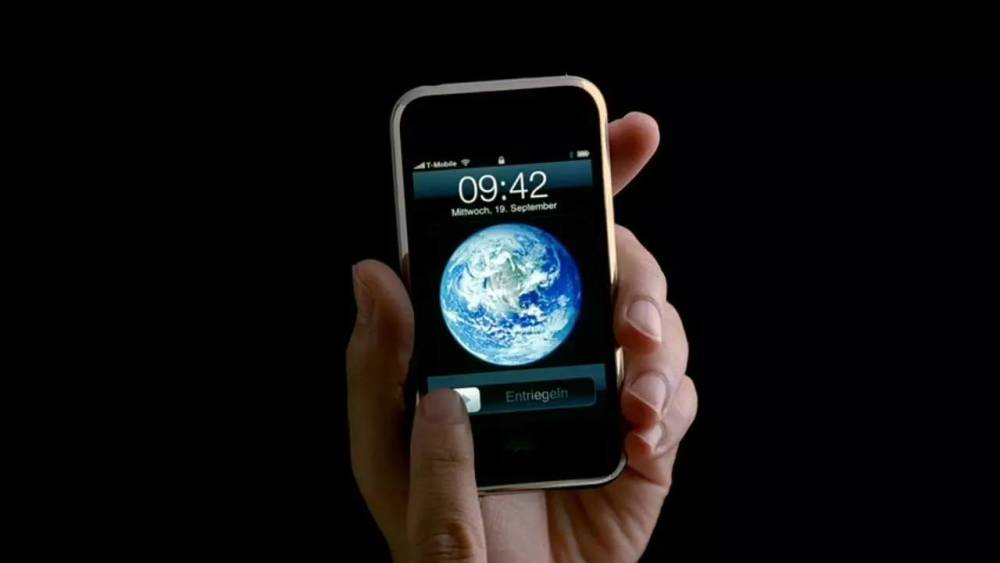 苹果iphone历代广告语,从霸气到淡然,你更爱哪句?