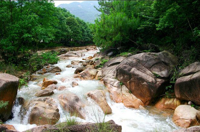 造就了三寨谷的"奇水","怪石" 地址:惠州市龙门县永汉镇永南路南昆山