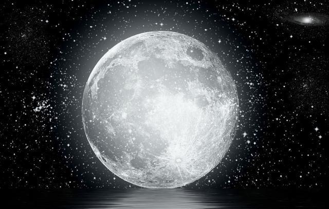 nasa发现:月球土壤8cm以下竟然均匀分布着水,还会释放