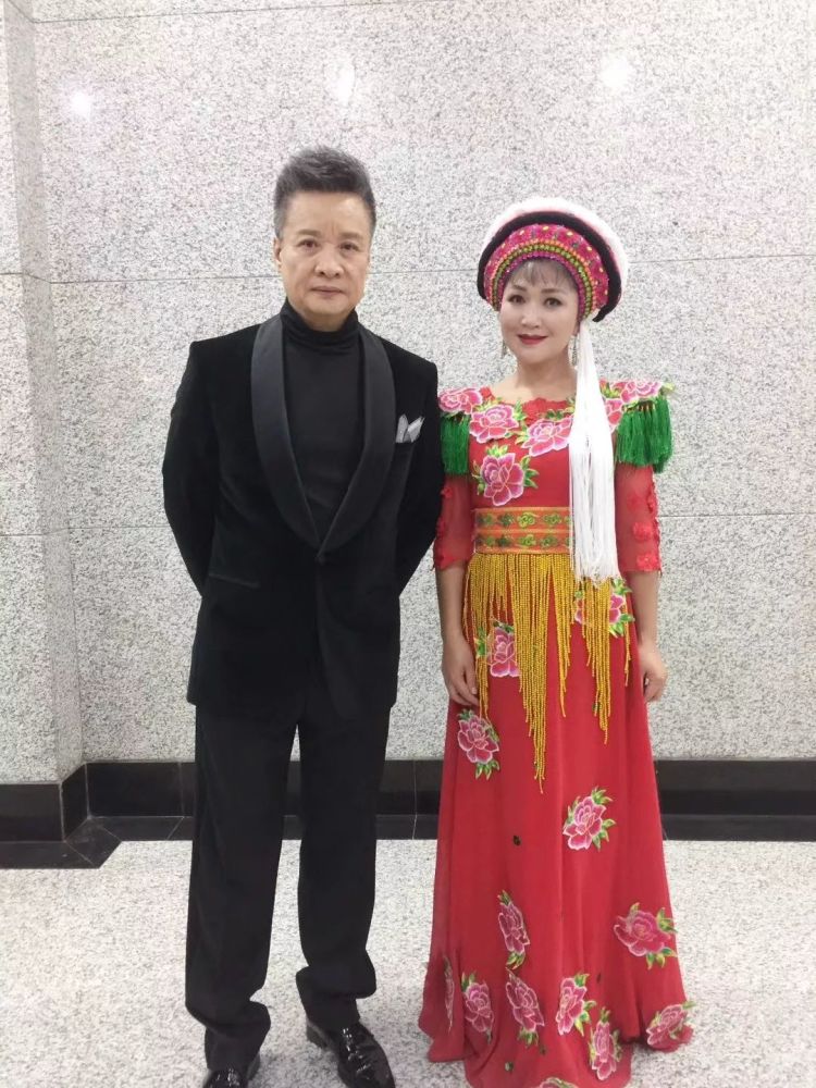 4月19日,来自云南大理的白族歌手张艳梅将登上央视《天天把歌唱》