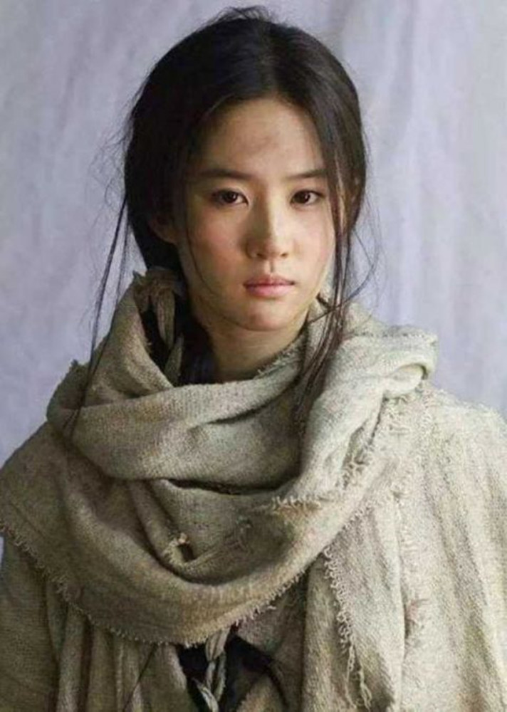 女星集体"脏兮兮",关晓彤依旧高级,而她秒变"村姑"太意外!