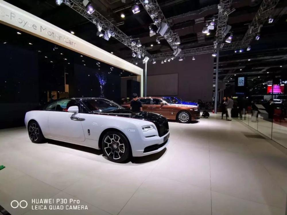 华为 P30 Pro 真能拍月亮吗?我们特意试了一下