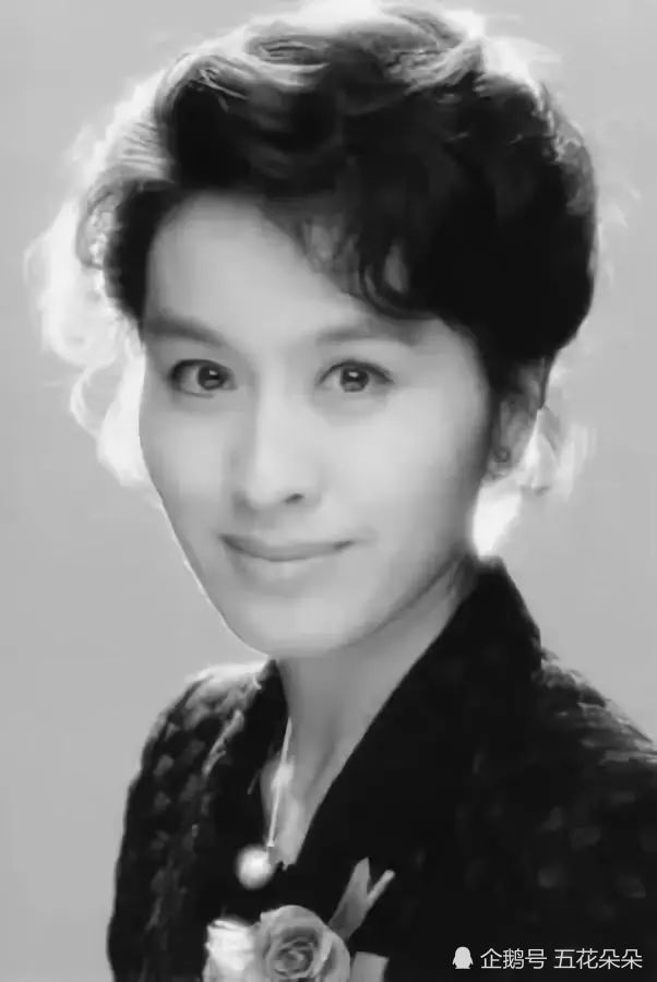 栗原小卷74岁依然优雅 至今未婚是因为这个 外表温柔内心超倔