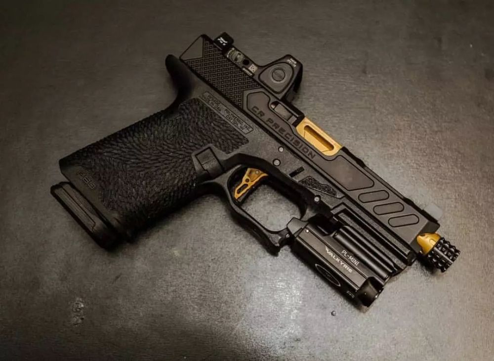 使用cr precision公司配件改造版glock美图