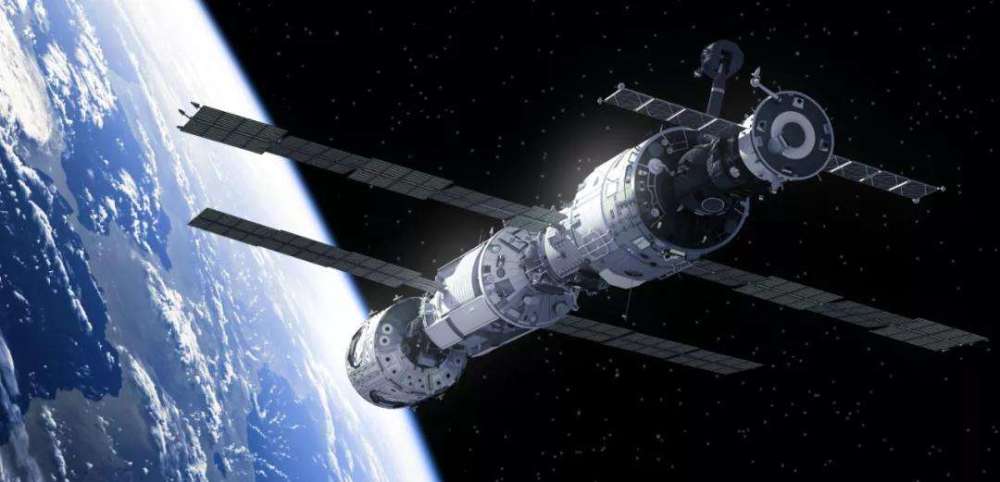 实际上,除了"太空蜜蜂"之外,还有多种空间机器人在国际空间站上和