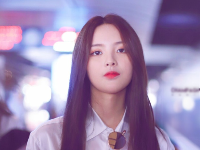 刘亦菲原名忍了,邓紫棋原名也忍了,最后看到杨