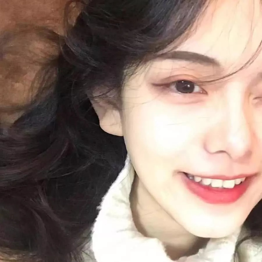 敲可爱的女生头像:很适合学生使用哟"小哥哥网恋吗?我