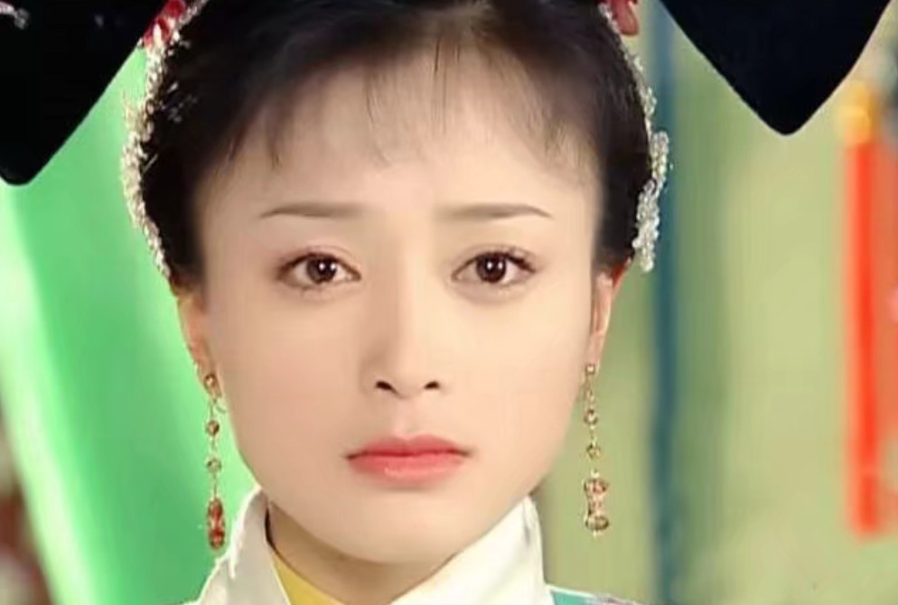 秦岚饰演的知画在剧中让我们恨得牙痒痒,但是那时候在颜值虽然很高