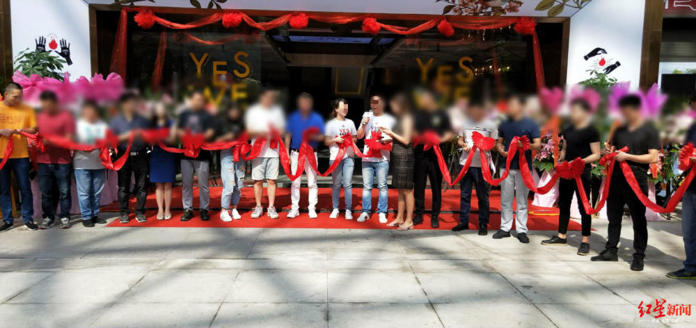 奔驰维权女车主被催债 上海多商户称其公司至