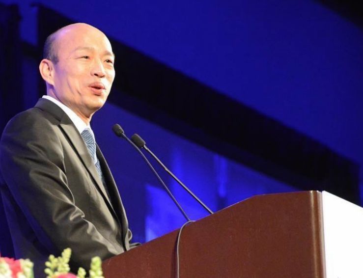 韩国瑜批台湾没有军法:台军就像太监穿西装