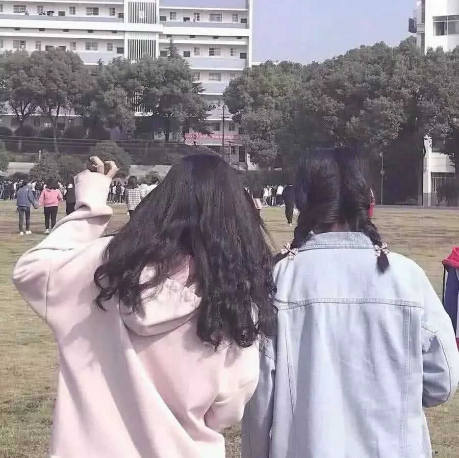 背影·青春·闺蜜头像:青春没有答案,却有秘密!