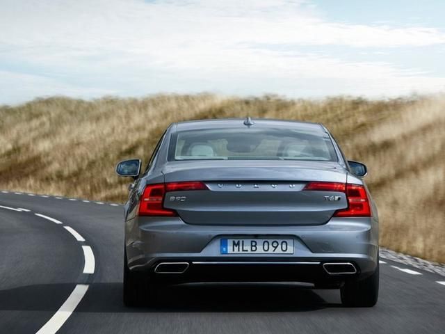 s90和奥迪a6哪个车好，s90跟奥迪a6哪个好