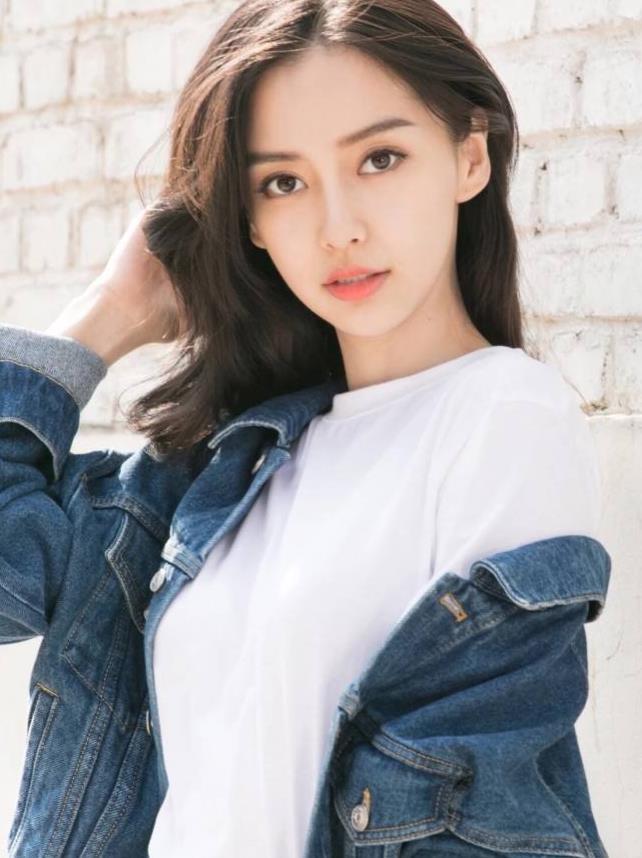 baby家的孩子终于亮相,正脸照太萌了,网友:像极了黄教主!